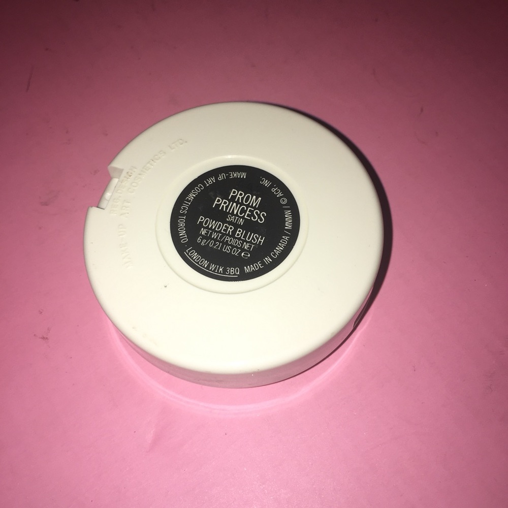 Mac blush in prom princess - Picture 3 of 3